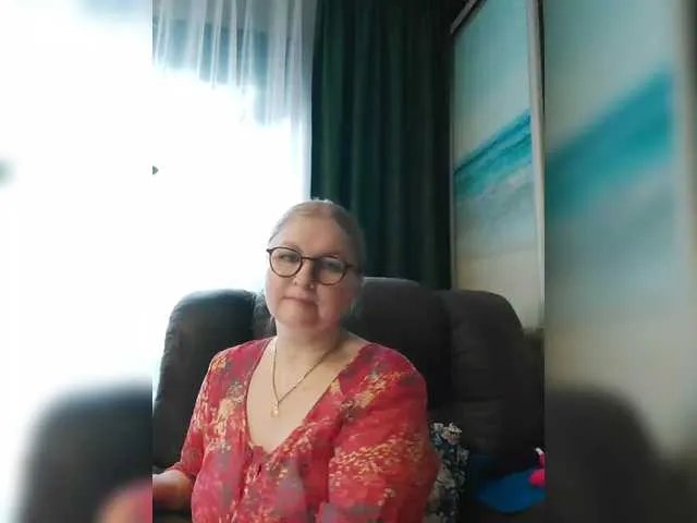 Adiline on BongaCams