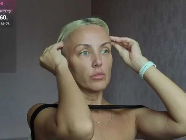 Freechat Alenaa on BongaCams