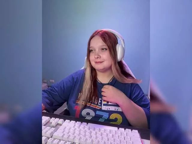 AlinaAdams on BongaCams