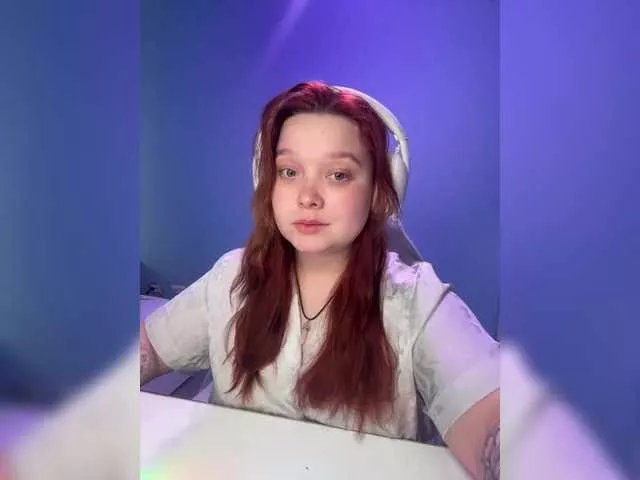 AlinaAdams on BongaCams