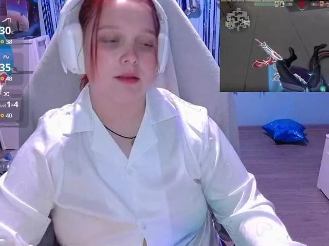 AlinaAdams on BongaCams