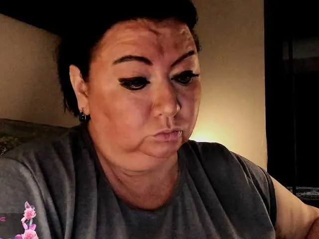 Offline Alinahott1 on BongaCams