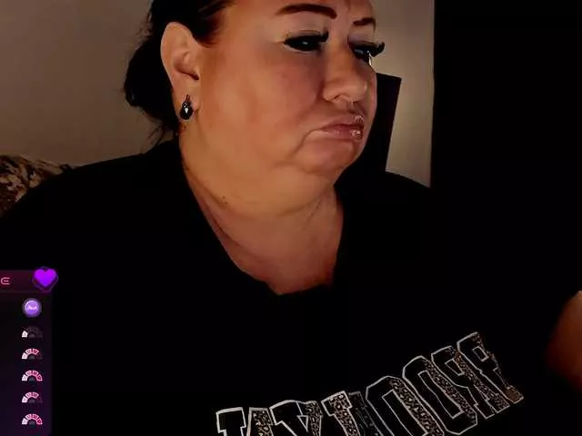 Offline Alinahott1 on BongaCams