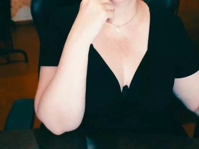 Alisa1917 on BongaCams