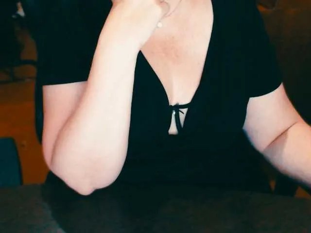 Alisa1917 on BongaCams