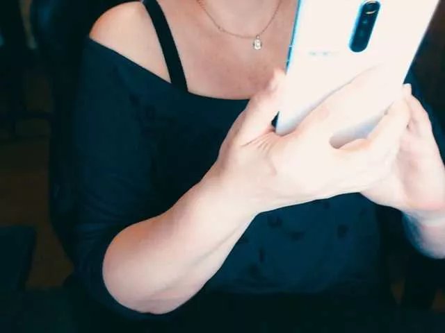 Alisa1917 on BongaCams