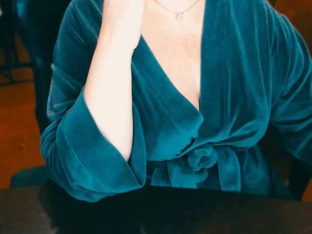 Alisa1917 on BongaCams