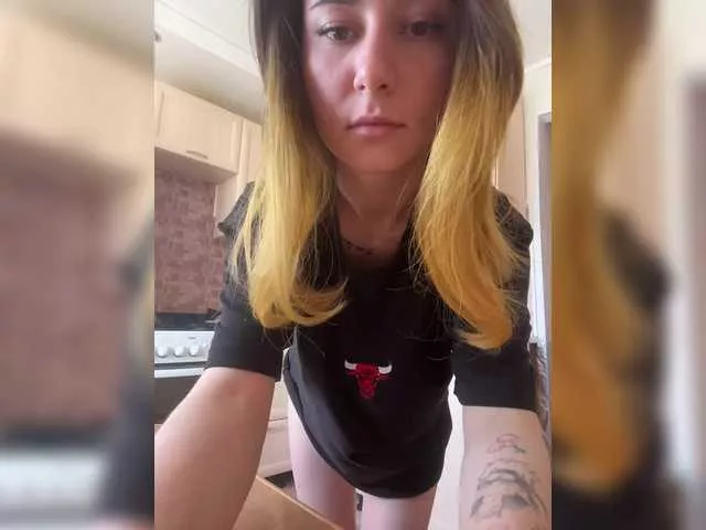 Offline Alisa21-1 on BongaCams