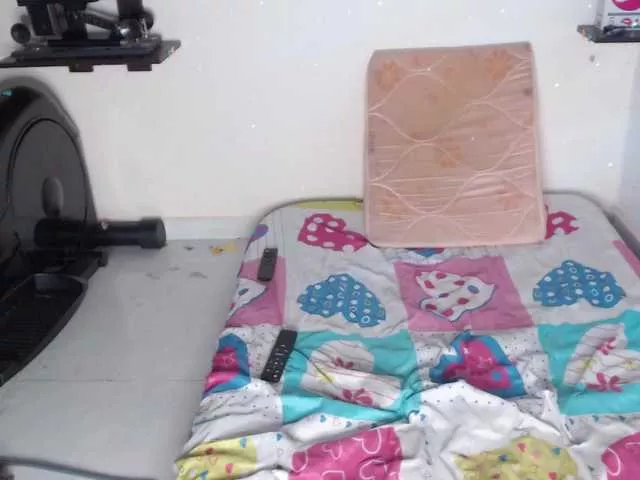 Freechat alison-miller on BongaCams