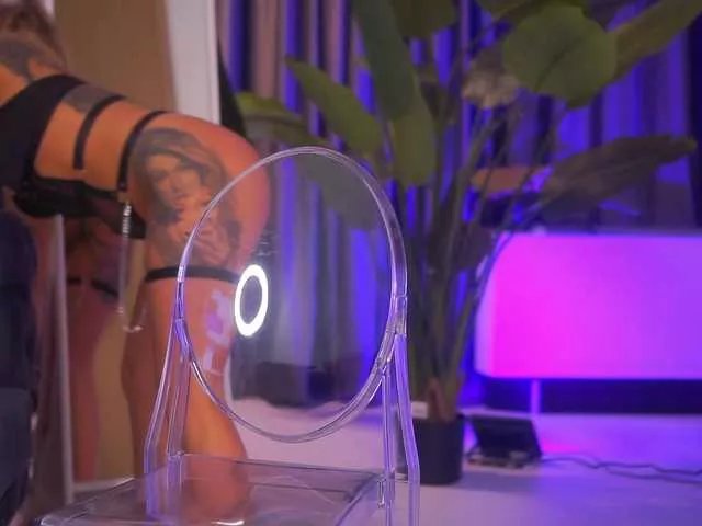 AlmaVelia on BongaCams