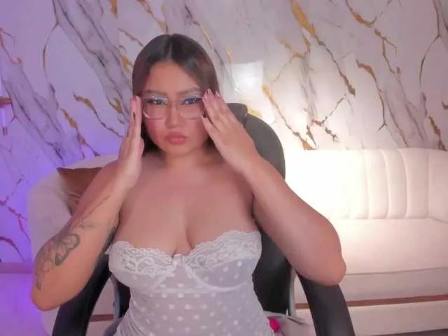 AmberLewis on BongaCams