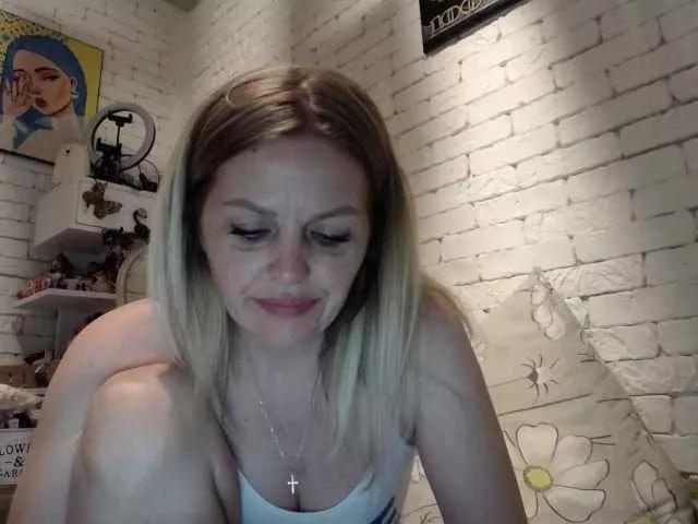 AngelAlone on BongaCams