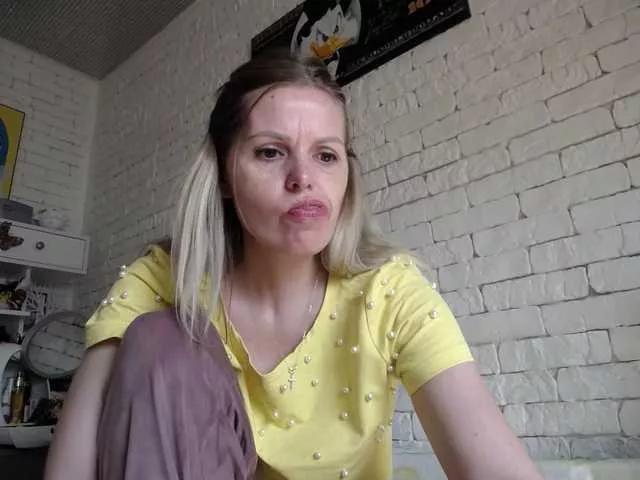 AngelAlone on BongaCams