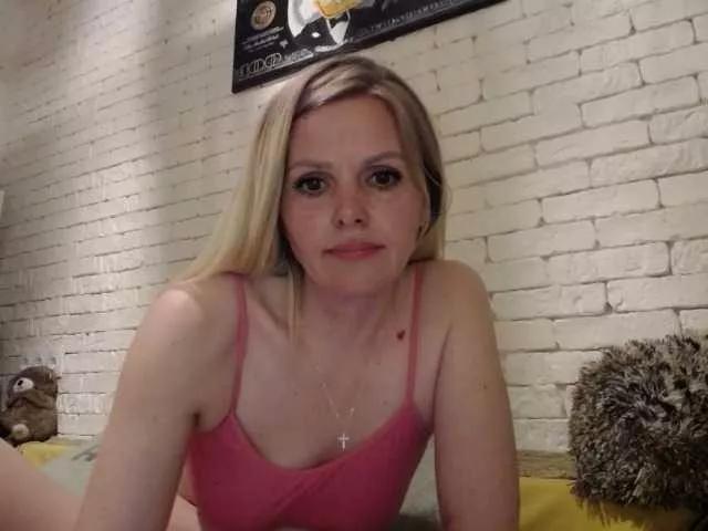 AngelAlone on BongaCams