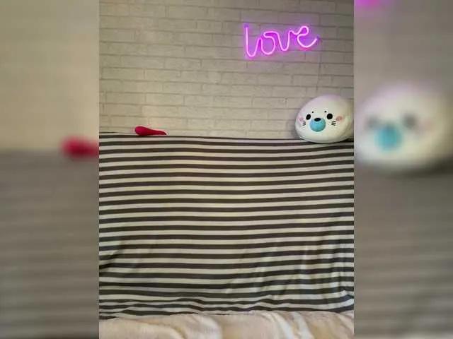 Baby-Mariposa — Attention to me , intelligence , and of course generosity )