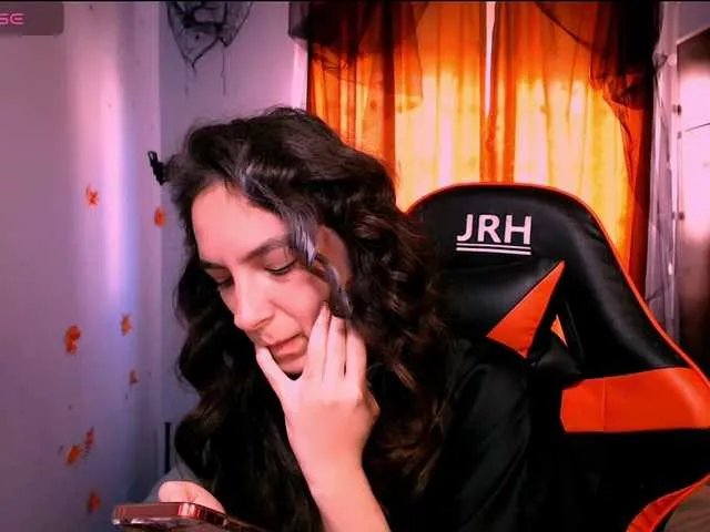 bellaqueen0701 on BongaCams