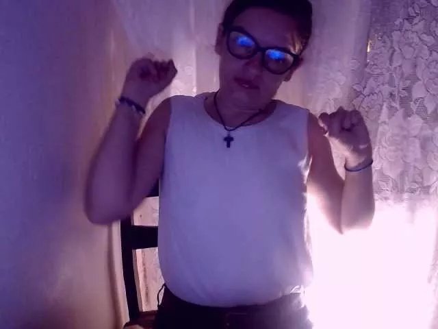 bellaro on BongaCams