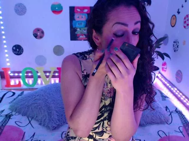 Offline bomboncita288 on BongaCams