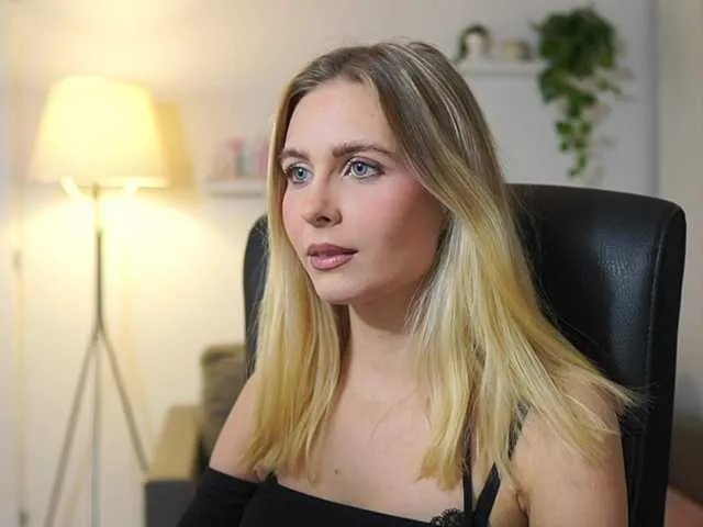 catecrago on BongaCams