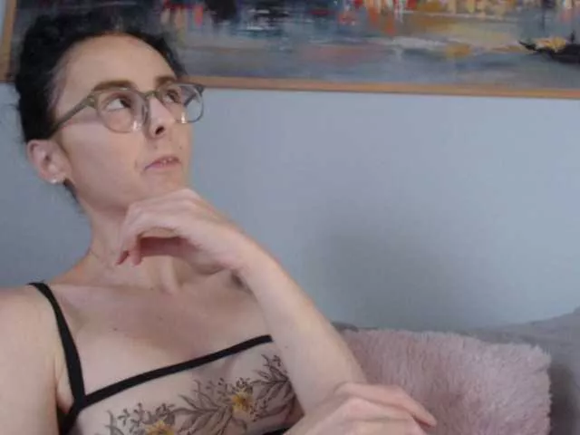 Offline cleophee on BongaCams