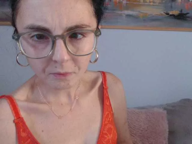 Offline cleophee on BongaCams