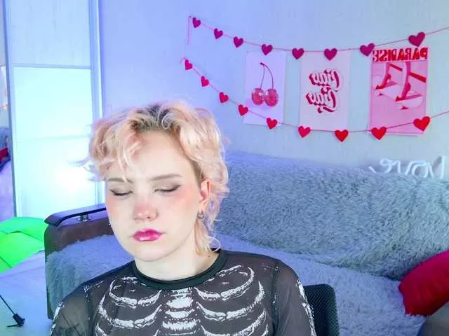 Offline Cool-Love on BongaCams