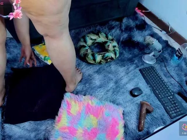 curvymilff on BongaCams