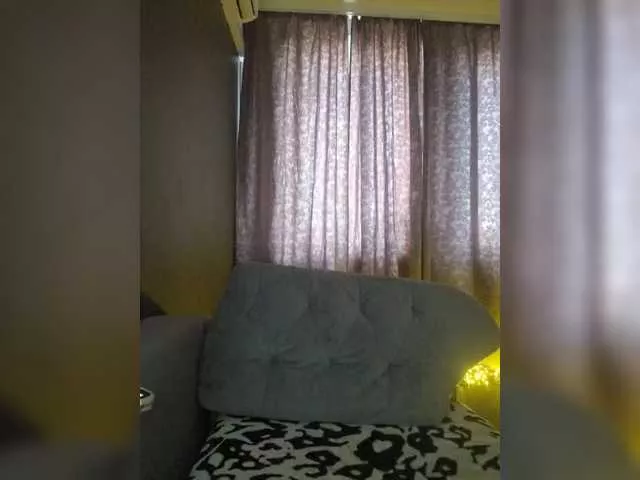 Offline Detka-bez-monetki on BongaCams