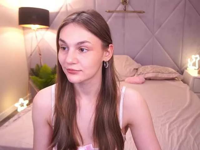 Offline DiamondGoldie on BongaCams