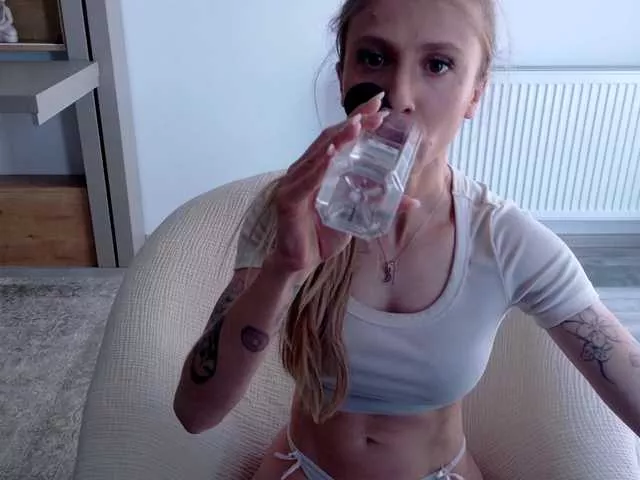 Offline DiddySweet1 on BongaCams