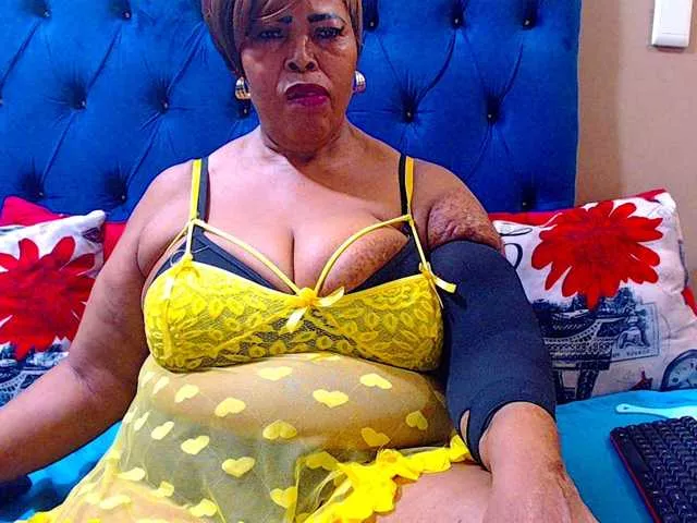 Offline Ebonycandy10 on BongaCams