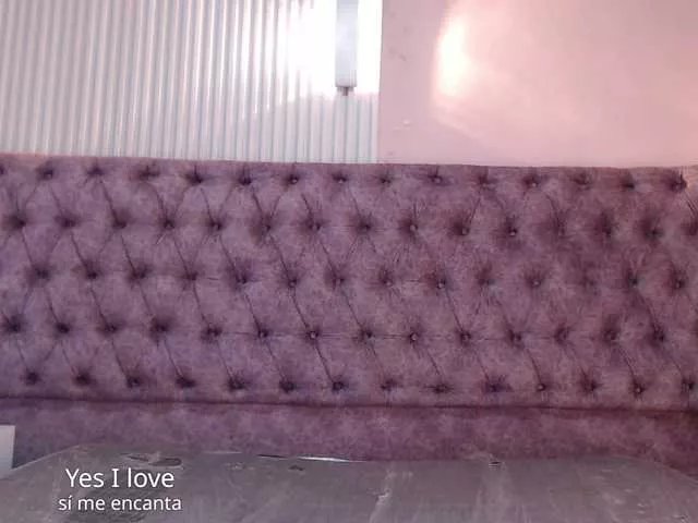 Emily-Foxyy on BongaCams