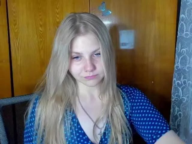 Emma-Frizea on BongaCams