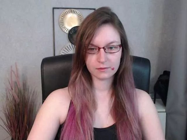 EmmaHeart on BongaCams