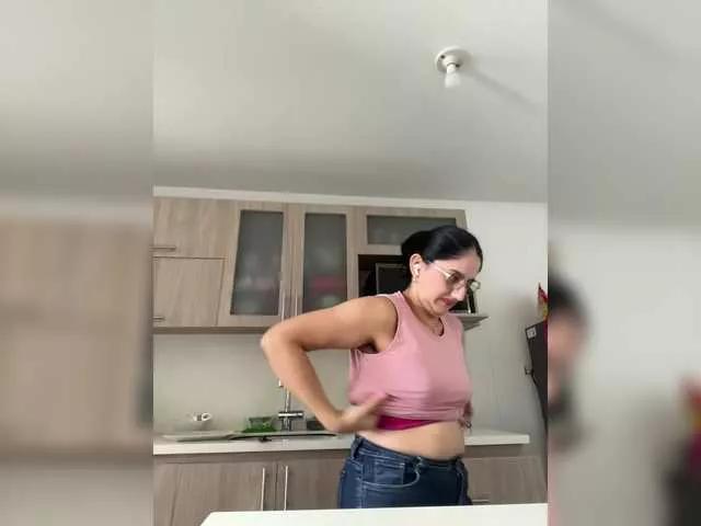 EvanShell1 on BongaCams