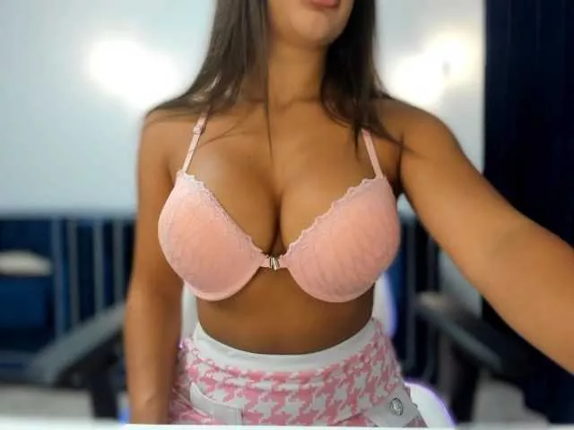 Freechat evellineeva1 on BongaCams