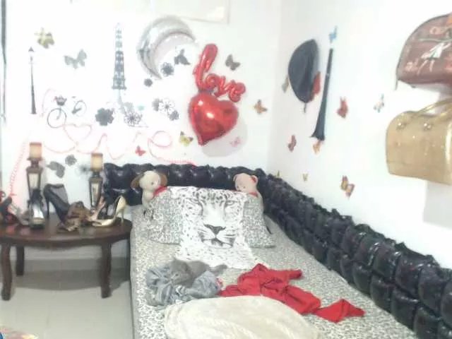 flacapaola11 on BongaCams