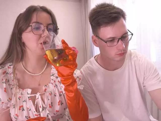 Offline FluffyHat on BongaCams