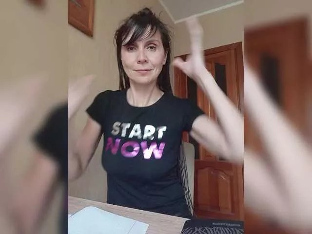 Hellenalonenochka on BongaCams