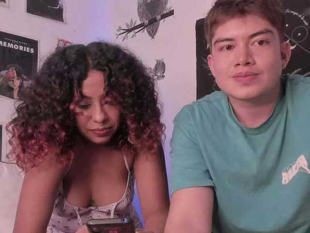 Freechat HotHoneyChile on BongaCams