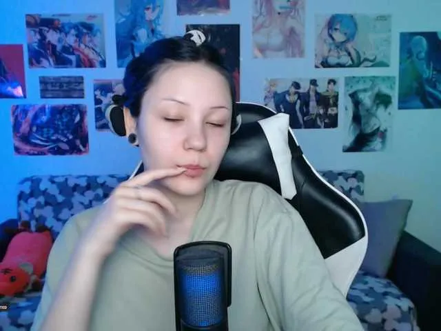 Offline Hugo-Min on BongaCams