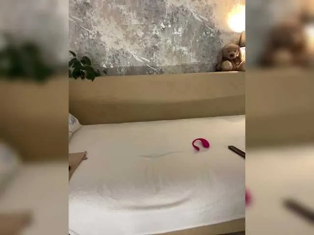 Incredible123 on BongaCams