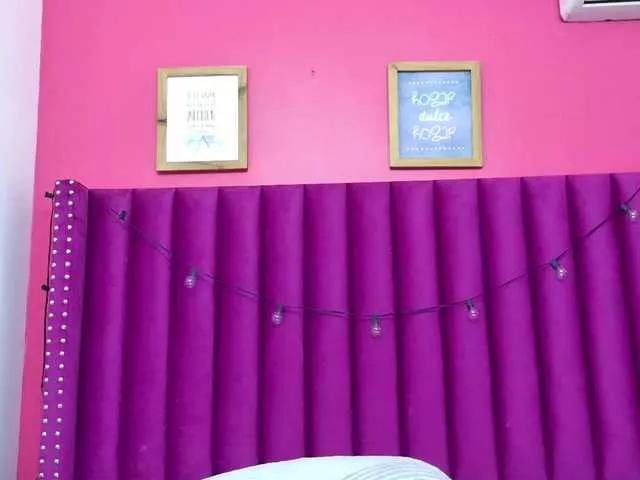 Freechat innocenthazel on BongaCams