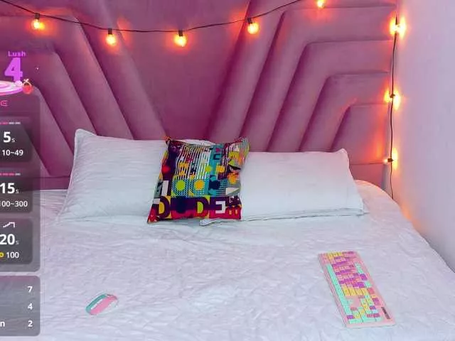 Freechat innocenthazel on BongaCams