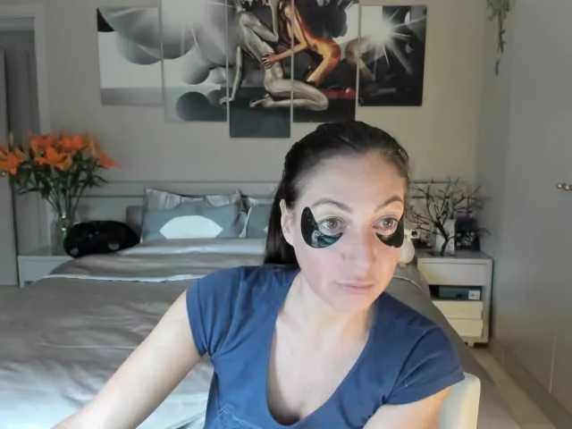 Offline IrinkaGata on BongaCams