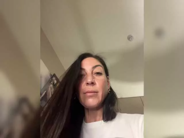 Offline IrinkaGata on BongaCams