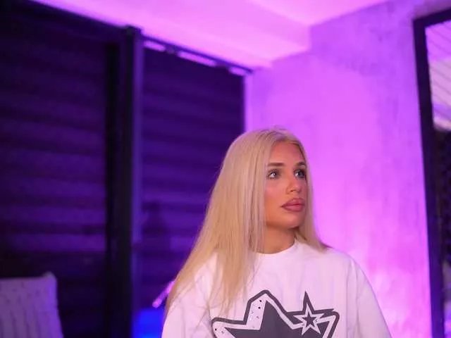 IvyRowa on BongaCams