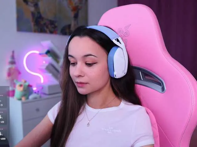 Offline JuicyAngel on BongaCams