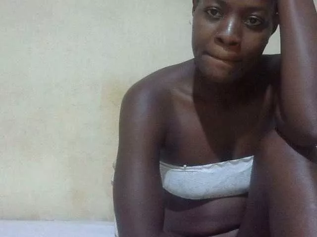 Freechat Juicyass-02 on BongaCams