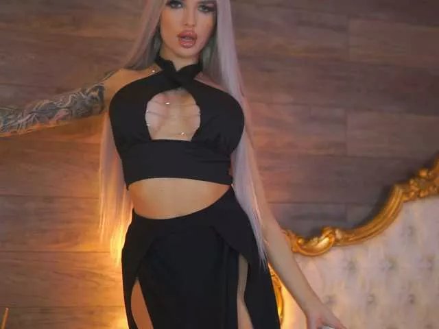 JuicyJessye on BongaCams